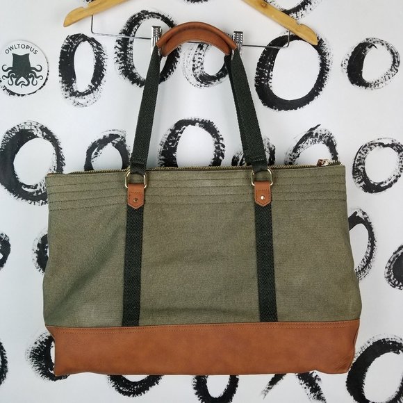 Abercrombie & Fitch Other - Abercrombie and Fitch Travel Bag Vegan Leather